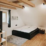 Riverside House Krka * Zagradec